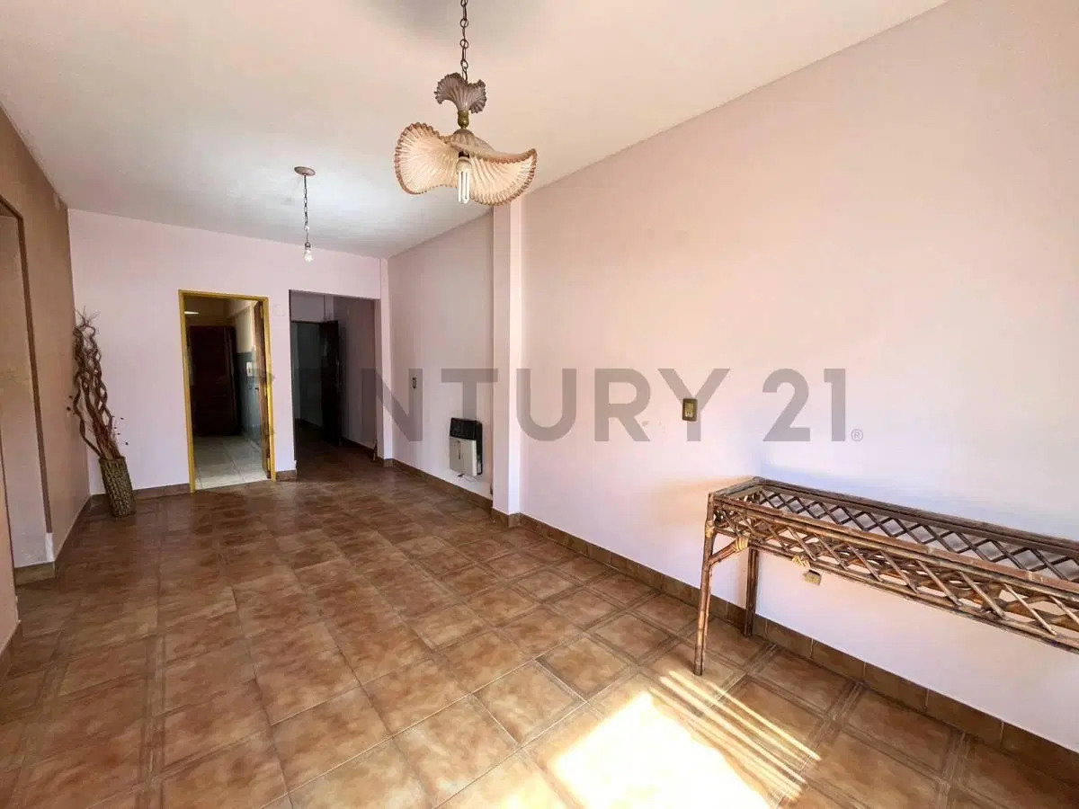 VENTA DEPARTAMENTO 4 AMBIENTES CON COCHERA APTO CREDITO EN LANUS OESTE 4