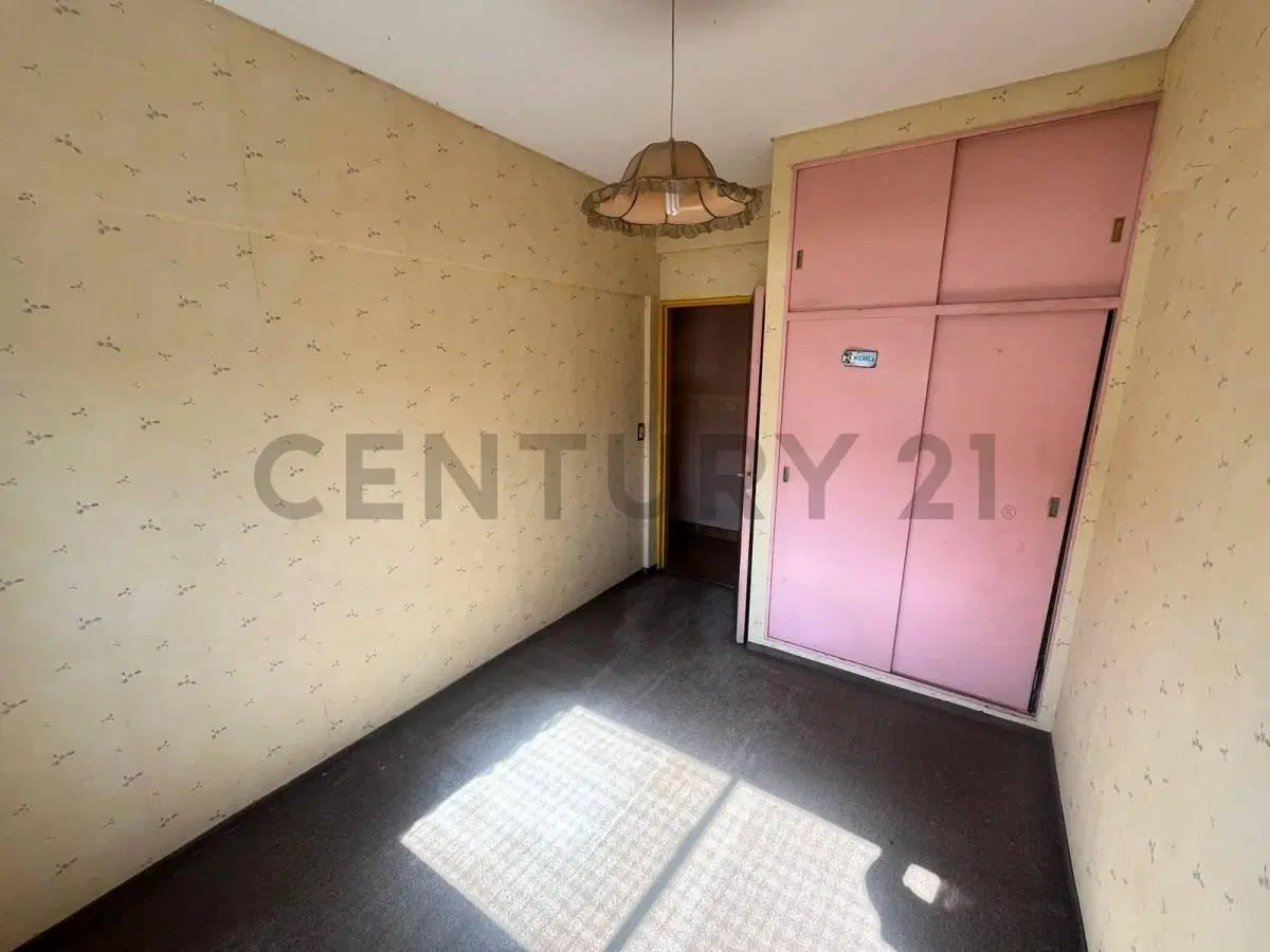 VENTA DEPARTAMENTO 4 AMBIENTES CON COCHERA APTO CREDITO EN LANUS OESTE 5