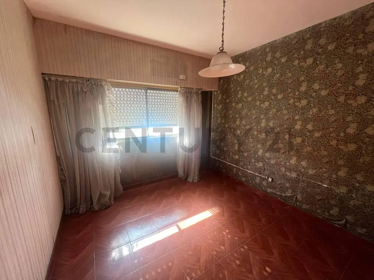 VENTA DEPARTAMENTO 4 AMBIENTES CON COCHERA APTO CREDITO EN LANUS OESTE 3