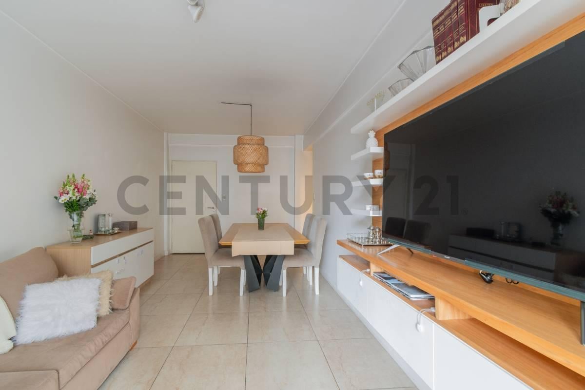 VENTA DEPARTAMENTO DE 3 AMBIENTES CON PATIO +ESPACIO ESCRITORIO + COCHERA EN COLEGIALES