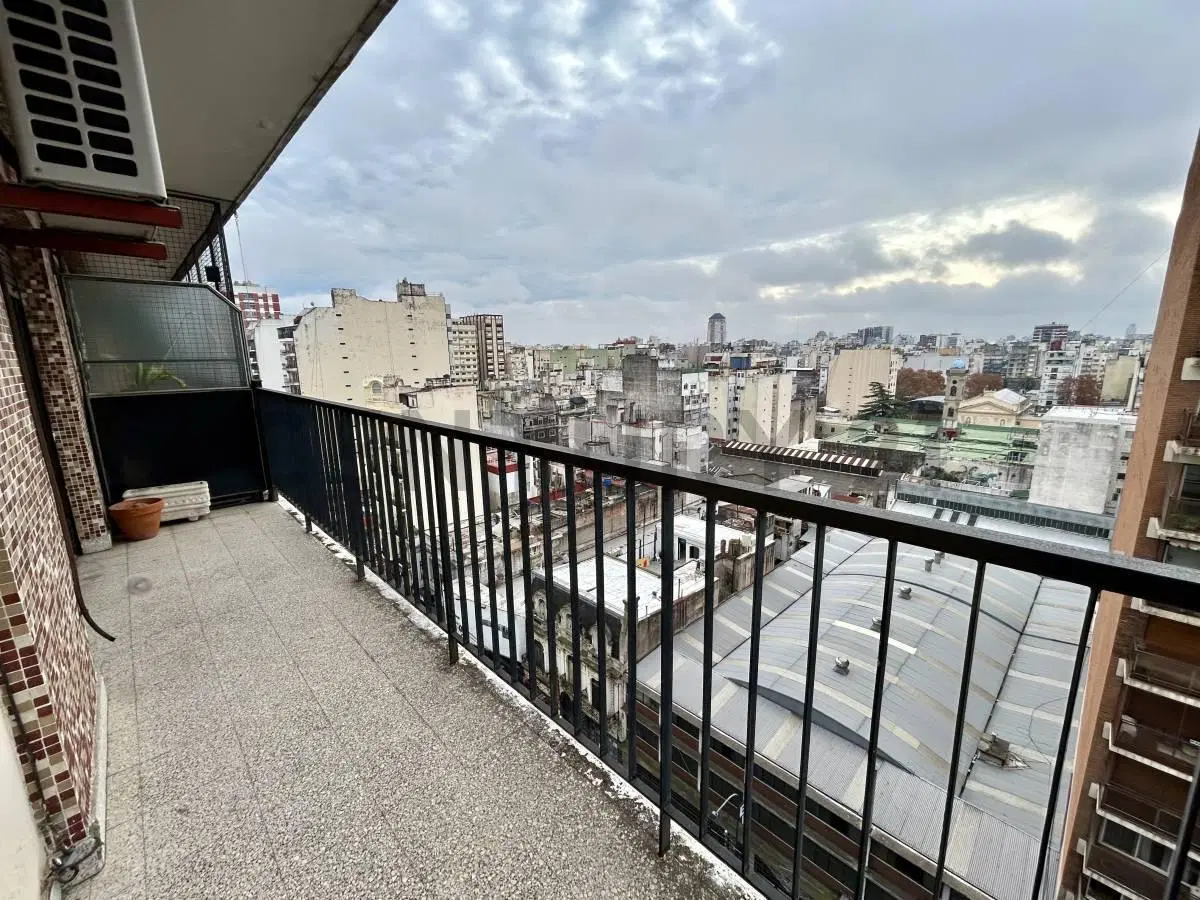 VENTA DE DEPARTAMENTO 3 AMBIENTES CON DEPENDENCIA Y COCHERA EN ALMAGRO 8