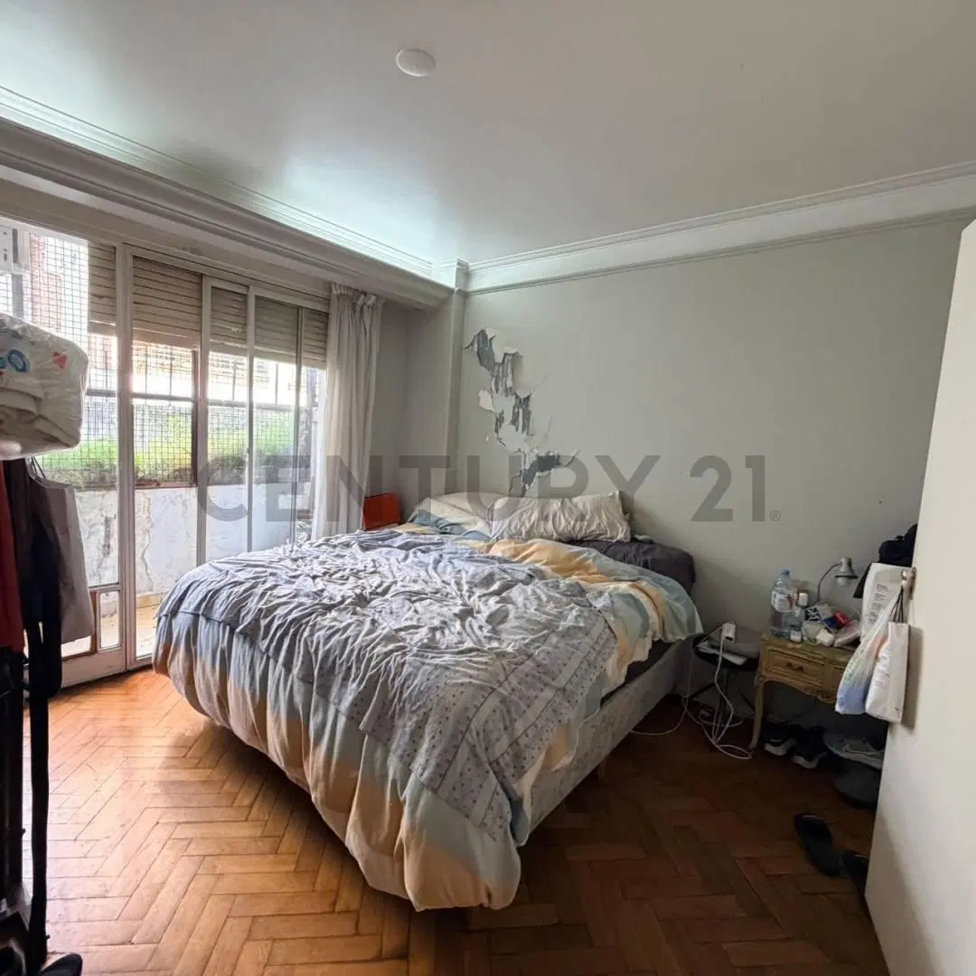 VENTA DEPTO 4 AMBIENTES CON COCHERA A REFACCIONAR PRIMER PISO EN BELGRANO 5