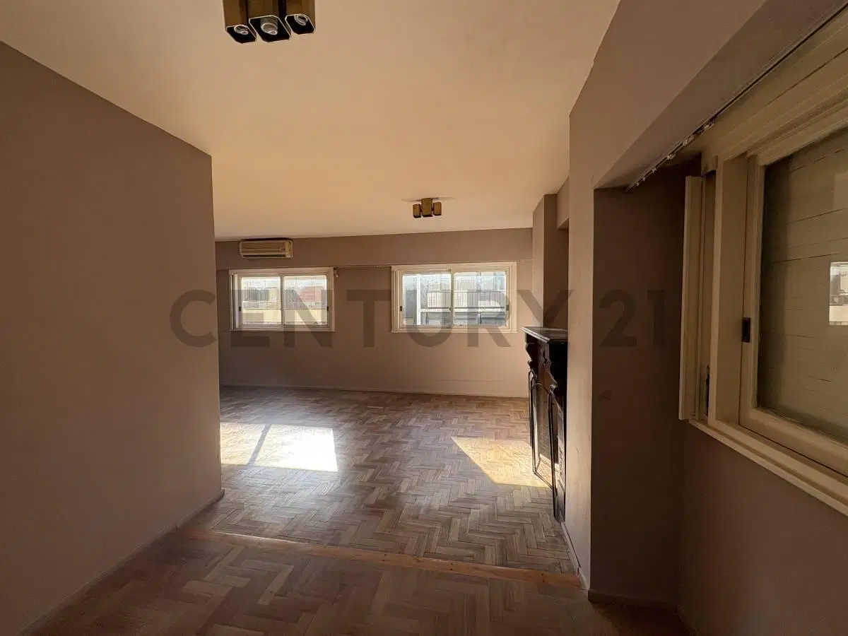 Venta Departamento 4 ambientes con cochera en Recoleta 4