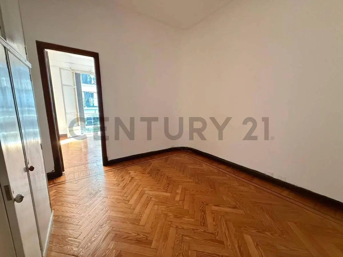 Venta departamento 3 ambientes + dependencia/escritorio en Recoleta 3