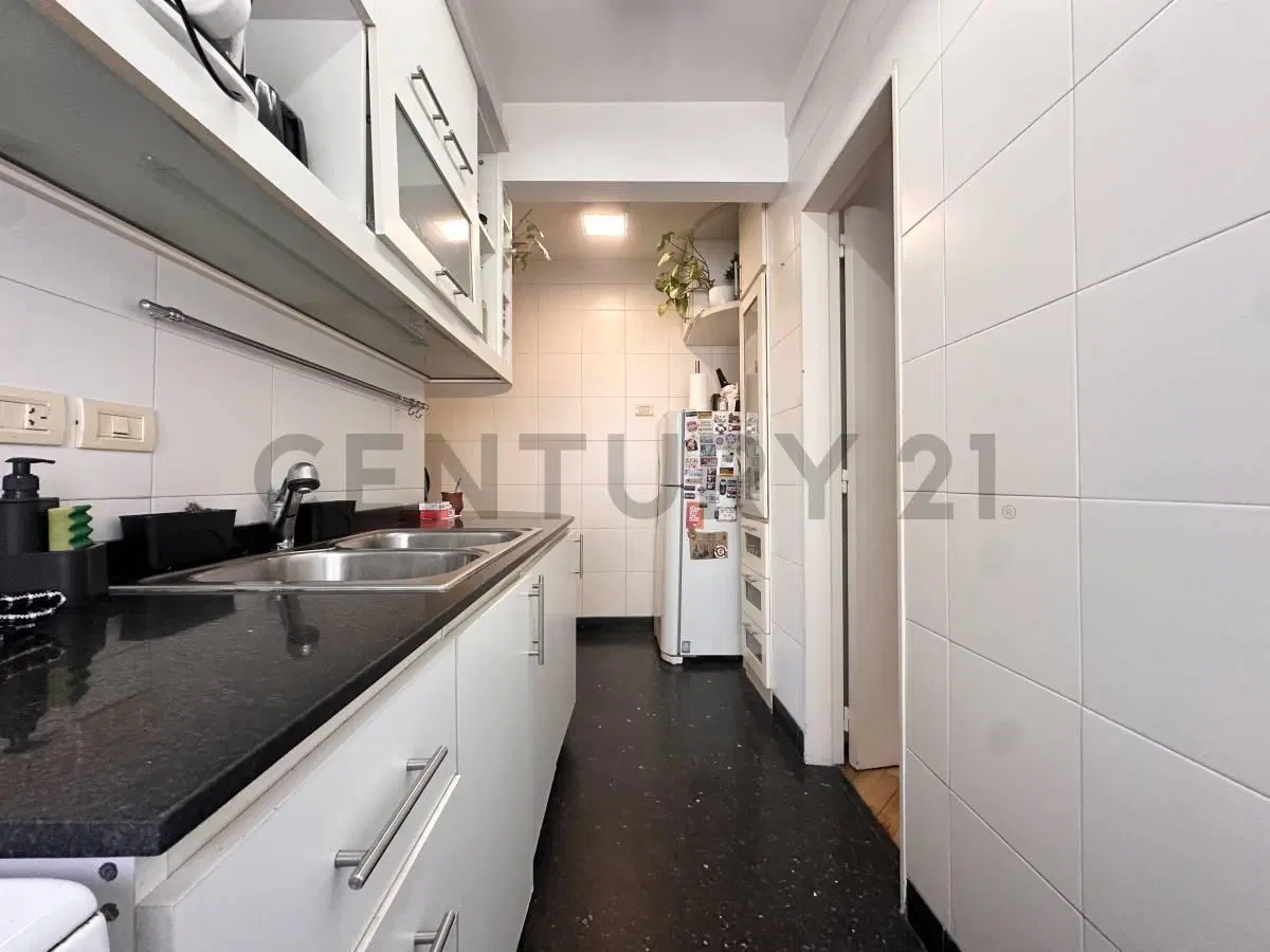 VENTA DEPARTAMENTO  3 AMBIENTES  REFACCIONADO CON DEPENDENCIA, COCHERA FIJA, CUBIERTA  Y BAULERA 3