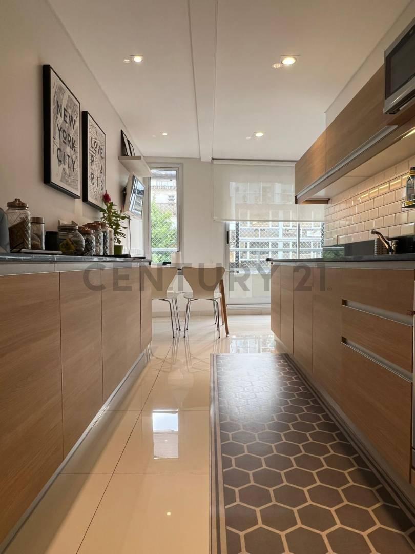 Foto de Venta Departamento 4 Ambientes con dependencia y cochera de Categoría, imagen 4
