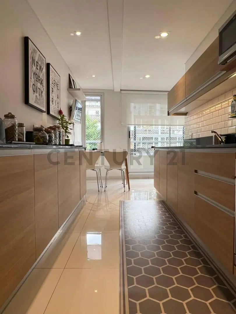 Venta Departamento 4 Ambientes con dependencia y cochera de Categoría en Flores 3