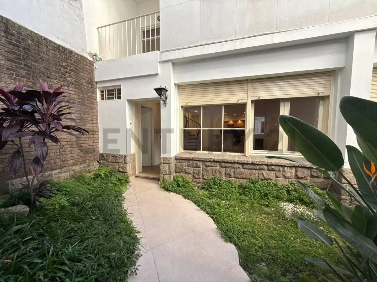 VENTA DÚPLEX 3 AMBIENTES CON BALCÓN Y PATIO EN FLORES 5