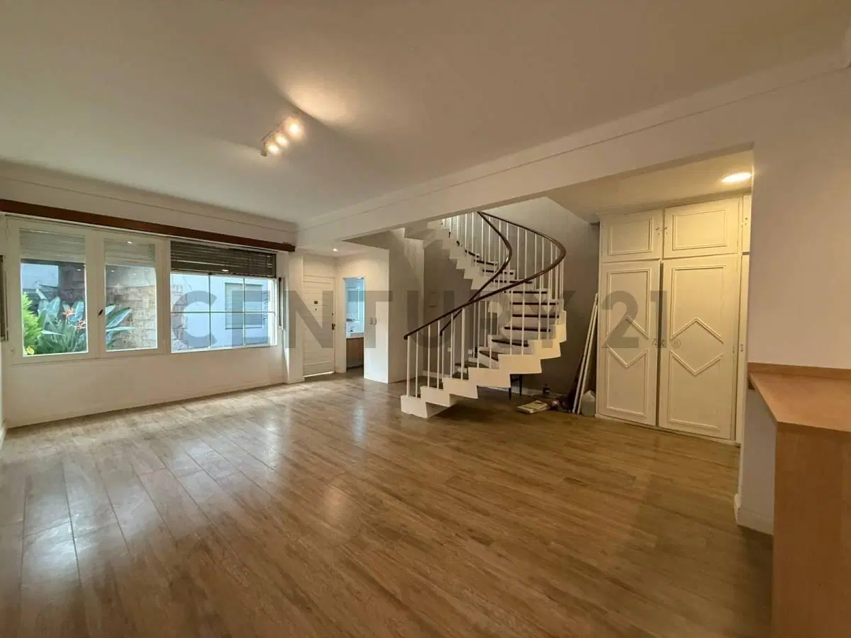 VENTA DÚPLEX 3 AMBIENTES CON BALCÓN Y PATIO EN FLORES 4