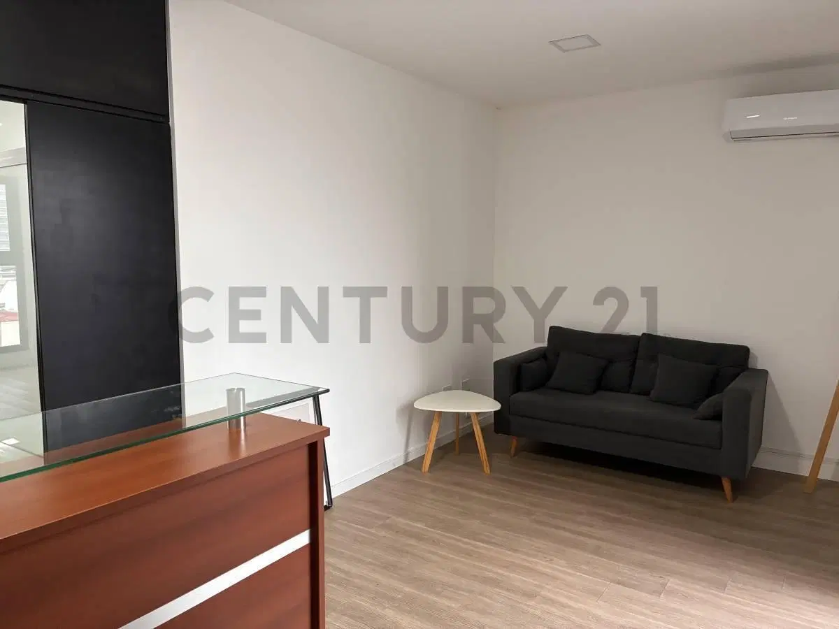 VENTA OFICINA DE 3 AÑOS EN MICROCENTRO CON TERRAZA PROPIA EN PISO ALTO - CÓRDOBA Y FLORIDA 5