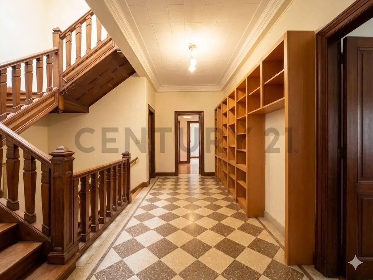 Venta Casa 10 Ambientes en Belgrano con garaje pileta y patio PLANT BAJA Y DOS PISOS 3