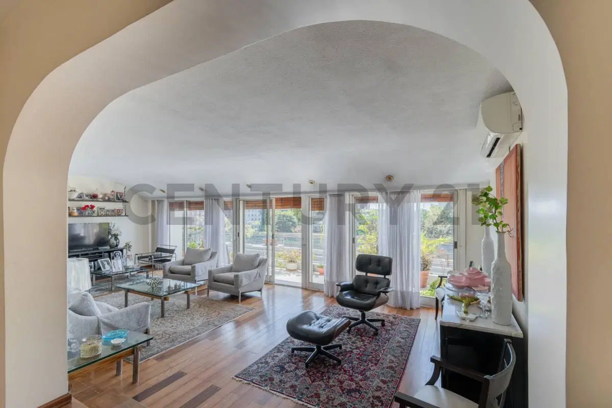 Venta Departamento 4 Dormitorios en Av Libertador con 2 Cocheras - EXCELENTE VISTA 2