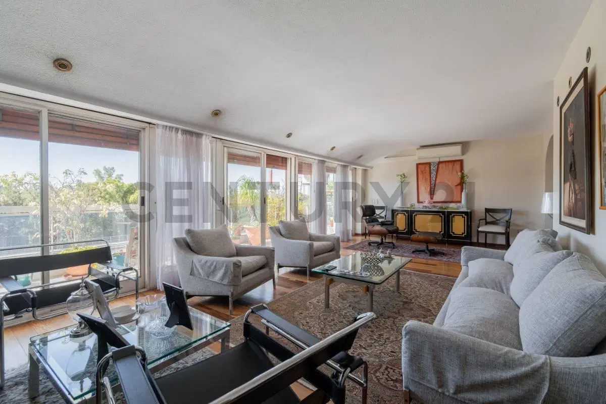 Venta Departamento 4 Dormitorios en Av Libertador con 2 Cocheras - EXCELENTE VISTA 5