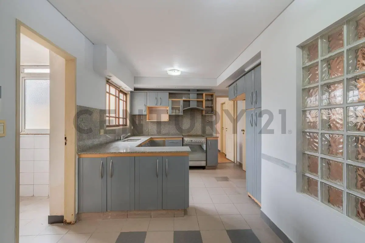 VENTA DÚPLEX 4 AMBIENTES CON DEPENDENCIA, BALCÓN Y 2 COCHERAS EN CABALLITO  - APTO CREDITO 3