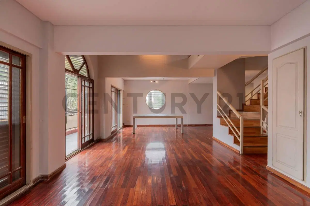 VENTA DÚPLEX 4 AMBIENTES CON DEPENDENCIA, BALCÓN Y 2 COCHERAS EN CABALLITO  - APTO CREDITO 5