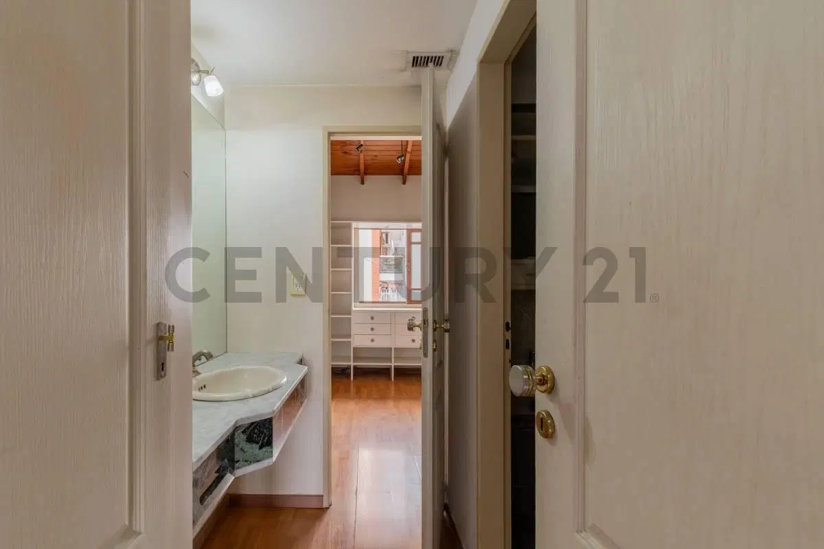 VENTA DÚPLEX 4 AMBIENTES CON DEPENDENCIA, BALCÓN Y 2 COCHERAS EN CABALLITO  - APTO CREDITO 5
