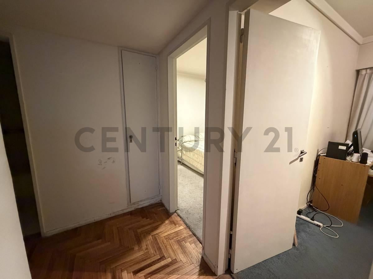 Foto de VENTA DEPARTAMENTO 4 AMBIENTES CON DEPENDECIA COCHERA Y BAULERA EN, imagen 5