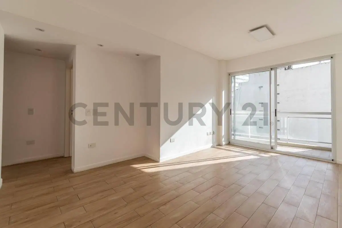 VENTA DEPARTAMENTO 3 AMBIENTES LUMINOSO CON BALCON EN BARRIO NORTE APTO CREDITO 2