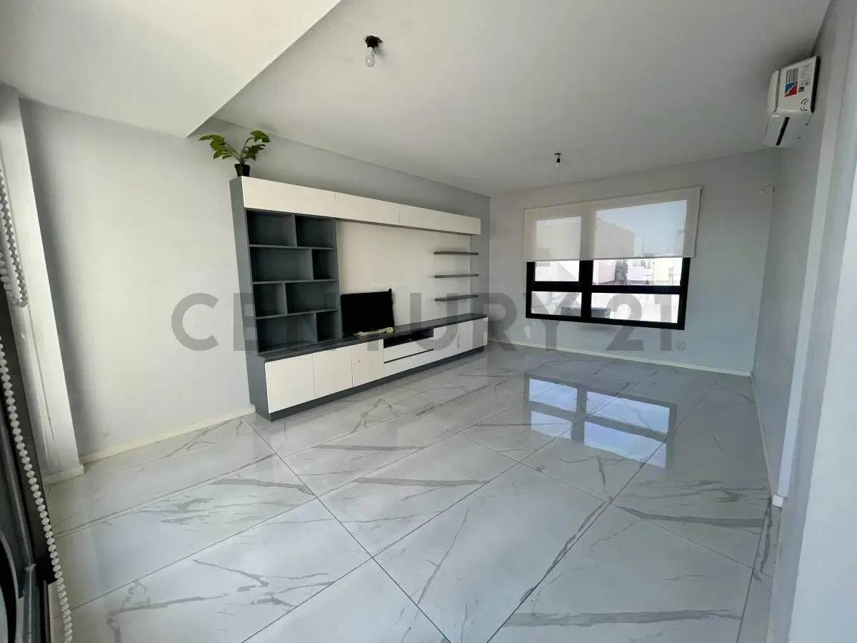 VENTA DEPARTAMENTO 4 AMBIENTES CON BALCON TERRAZA, COCHERA Y BAULERA EN RECOLETA 5