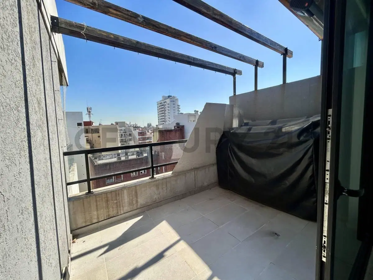 VENTA DEPARTAMENTO 4 AMBIENTES CON BALCON TERRAZA, COCHERA Y BAULERA EN RECOLETA 3