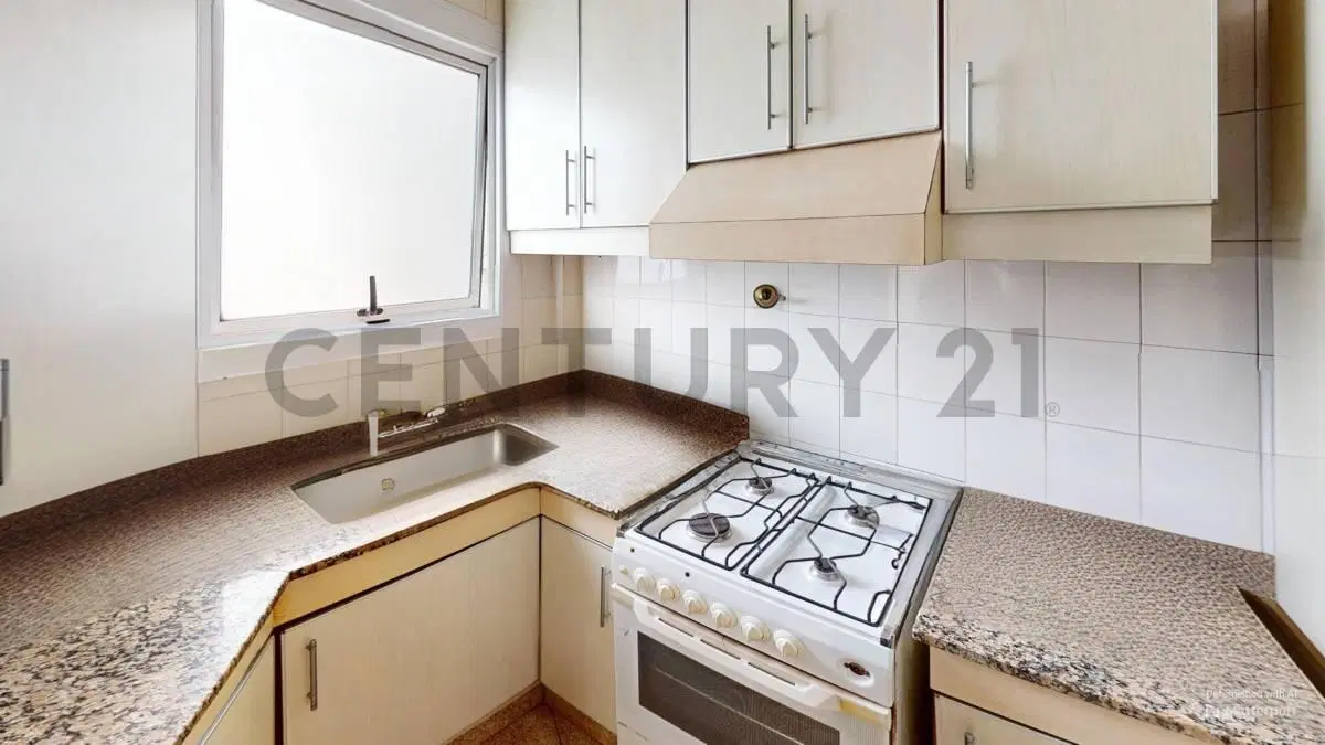 VENTA DEPARTAMENTO 4 AMBIENTES CON DEPENDENCIA Y BAULERA EN VILLA CRESPO 5