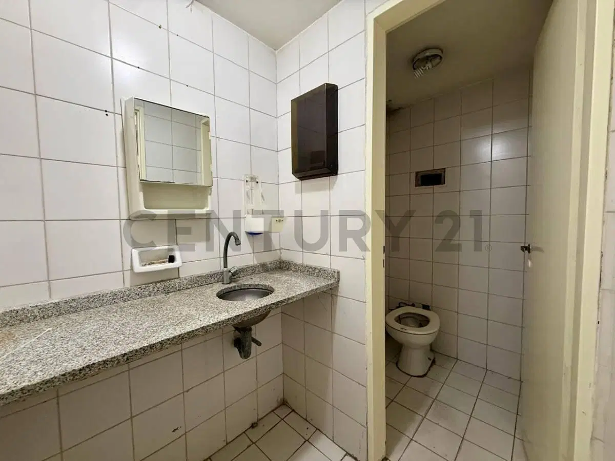 Venta Depósito en Monserrat 5