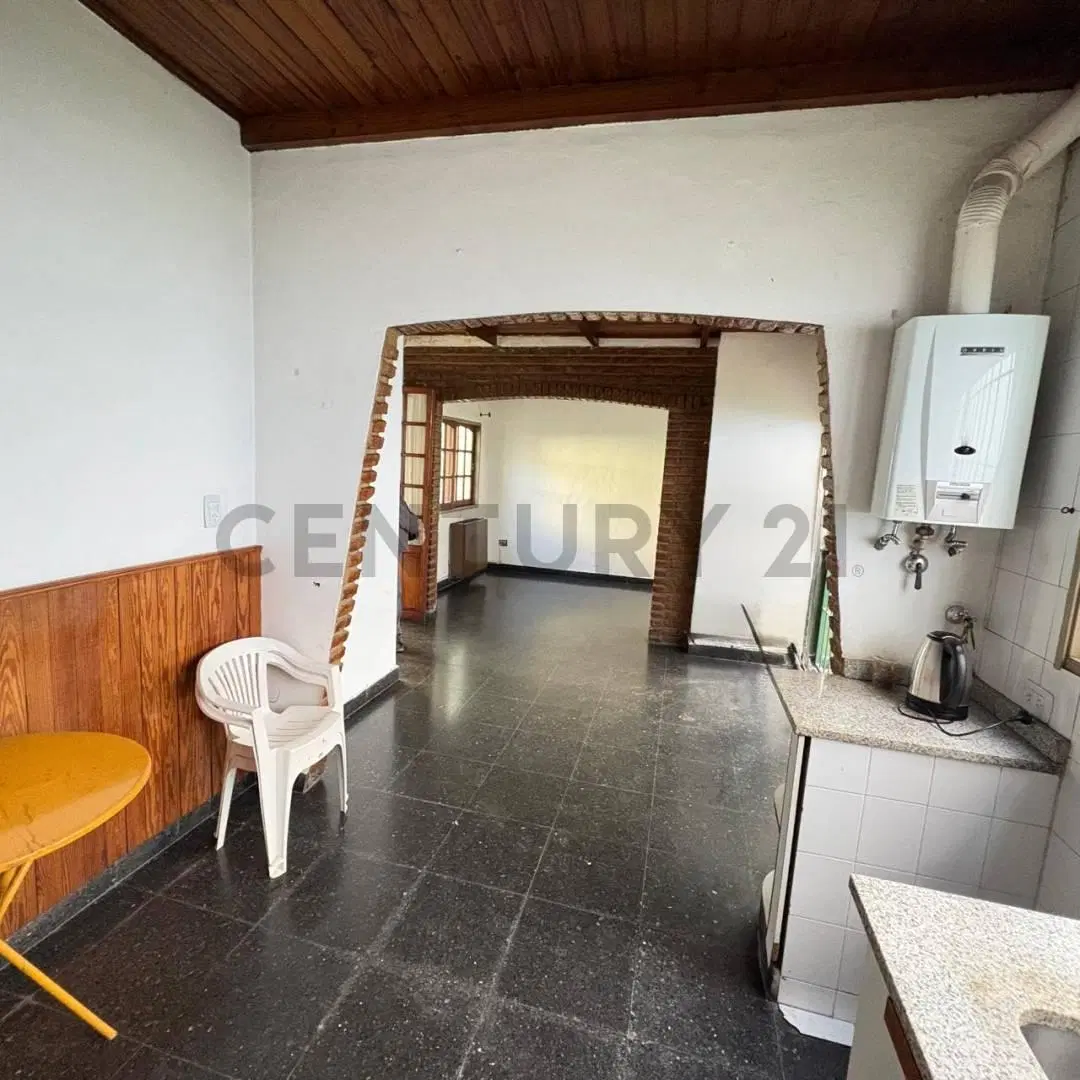Venta Casa de 4 Ambientes con Jardín y Parrilla | Gerli, Avellaneda 4