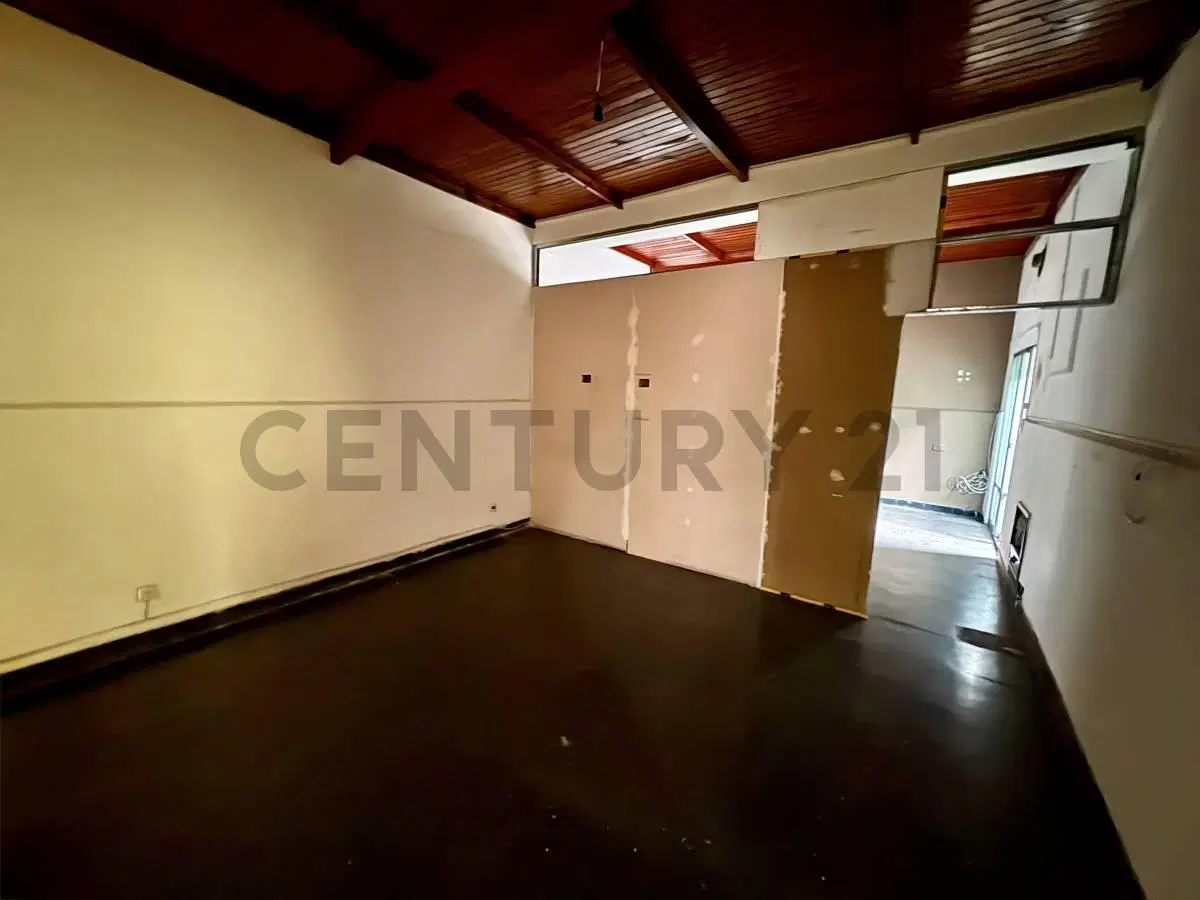 Venta | PH de 3 Ambientes con Local al Frente | Excelente Ubicación en Banfield | SIN EXPENSAS 3