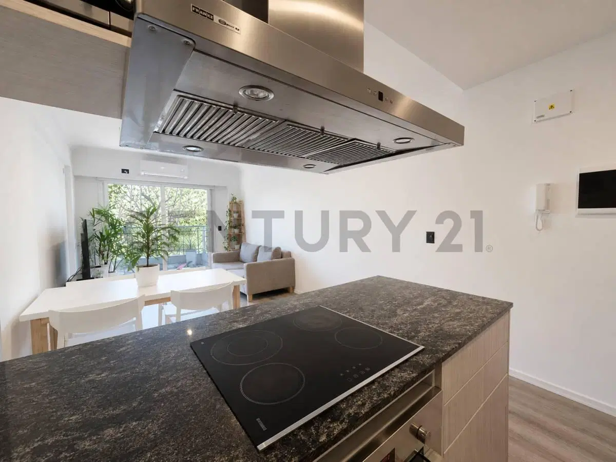Venta depto en Colegiales de 2 ambientes con habitación en suite, toilette, balcón corrido y pileta 4