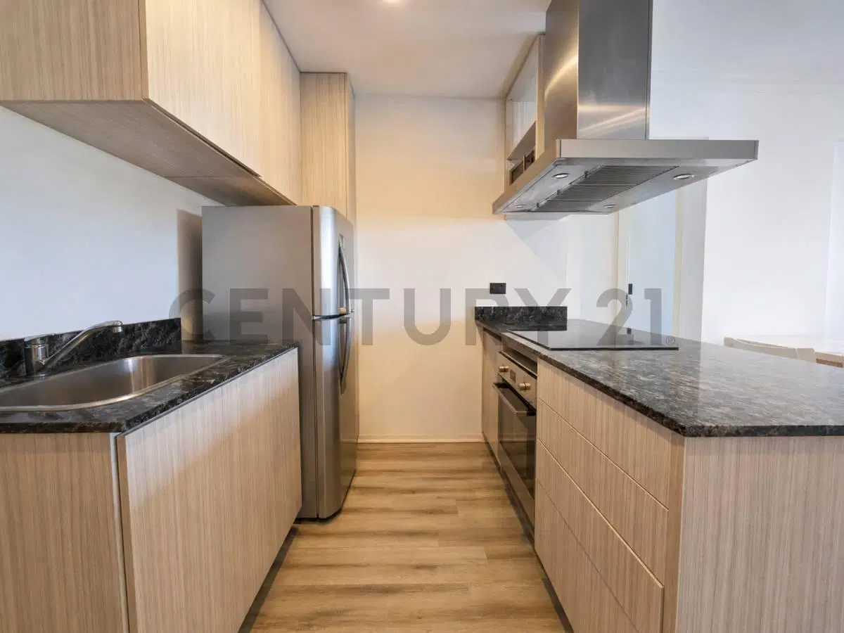 Venta depto en Colegiales de 2 ambientes con habitación en suite, toilette, balcón corrido y pileta 5
