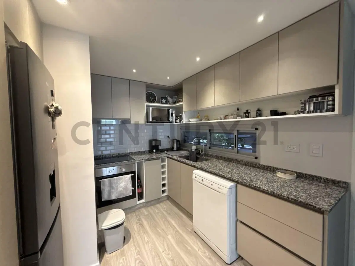 VENTA DEPARTAMENTO 4 AMBIENTES EN FLORES 5
