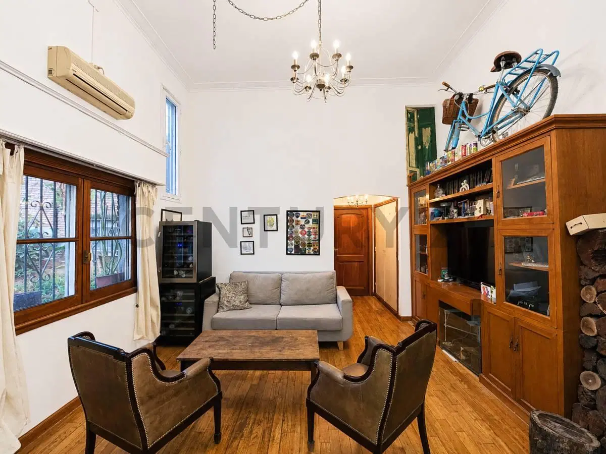 VENTA PH CON HABITACIÓN Y ESCRITORIO EN RECOLETA 2
