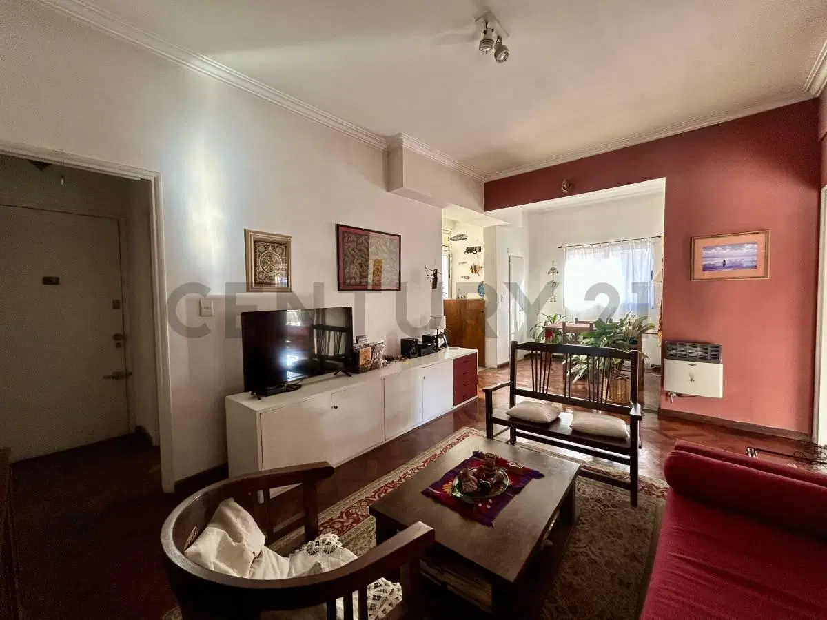 VENTA DEPARTAMENTO 3 AMBIENTES REFACCIONADO EN BALVANERA 4