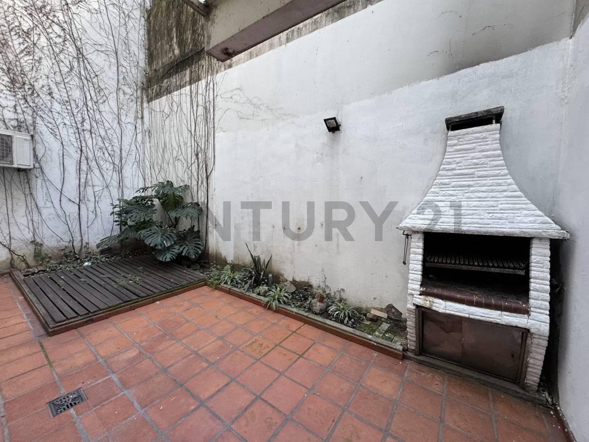 Foto de VENTA DEPARTAMENTO 2 AMBIENTES CON PATIO Y PARRILLA EN RECOLETA, imagen 2