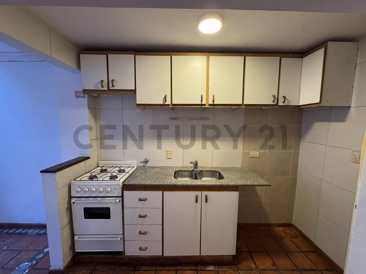 Foto de VENTA DEPARTAMENTO 2 AMBIENTES CON PATIO Y PARRILLA EN RECOLETA, imagen 4