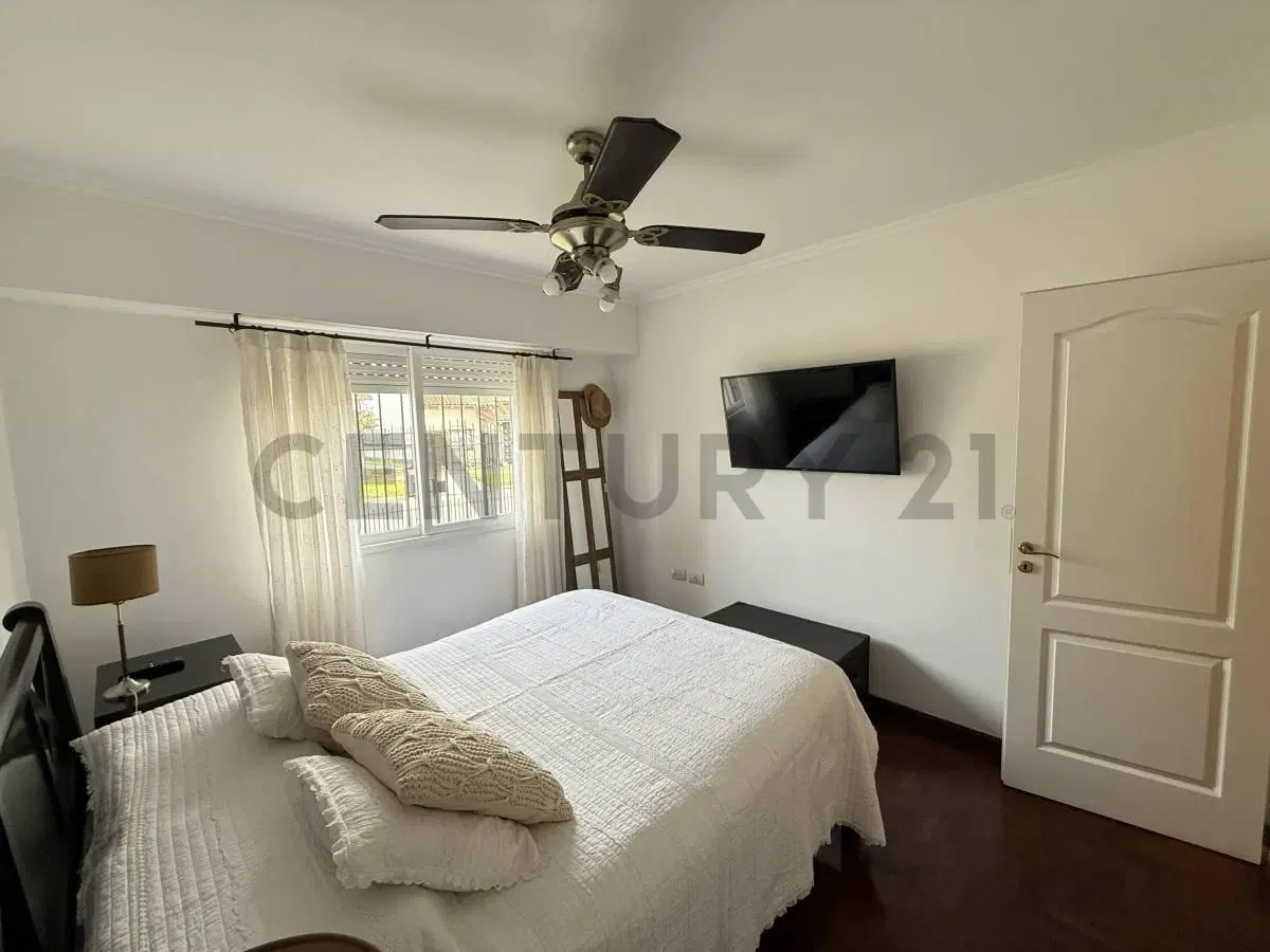 VENTA CASA 3 A 6 AMBIENTES EN BURZACO 2