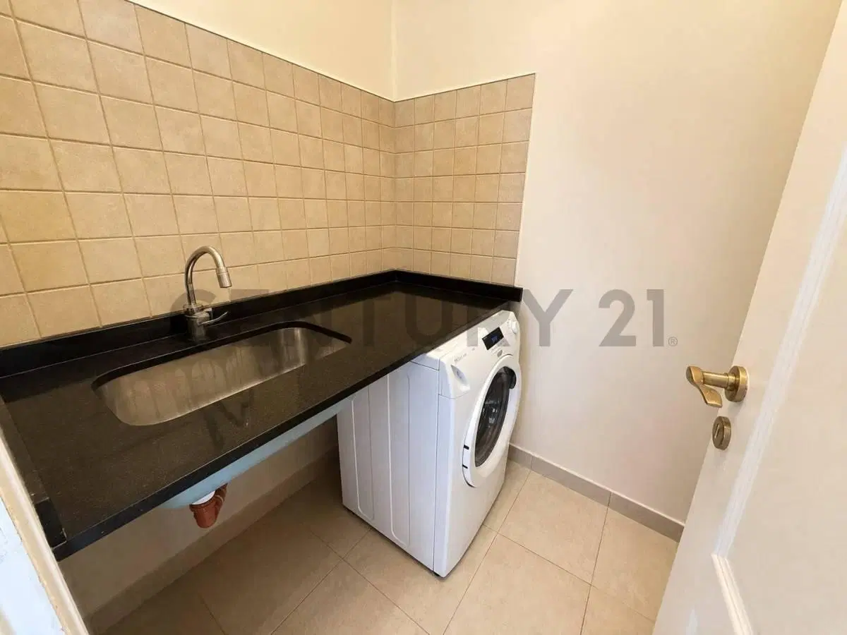 VENTA CASA 3 A 6 AMBIENTES EN BURZACO 3