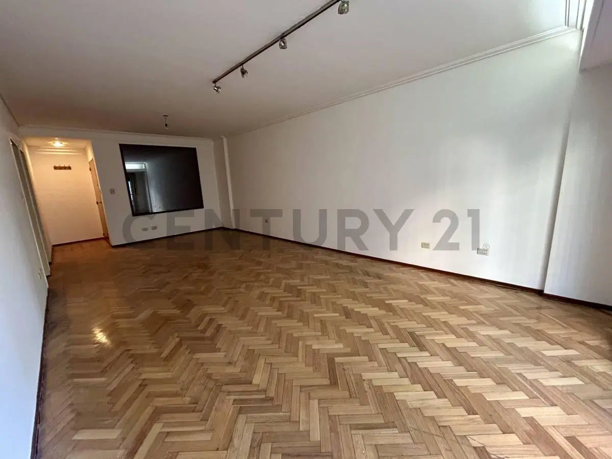 ALQUILER DEPARTAMENTO 4 AMBIENTES CON DEPENDENCIA, COCHERA Y PATIO EN BELGRANO 5