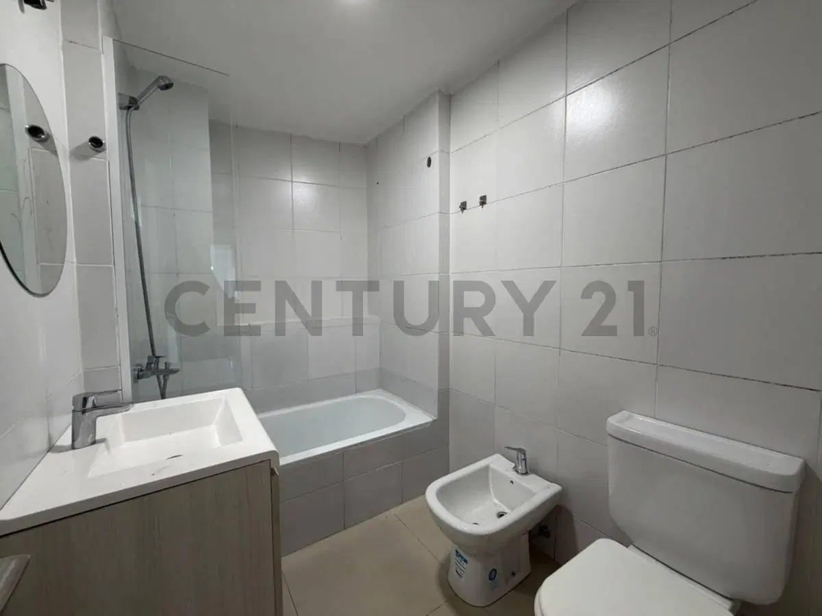 VENTA DEPTO 2 AMBIENTES CON TERRAZA PROPIA EN FLORES 8