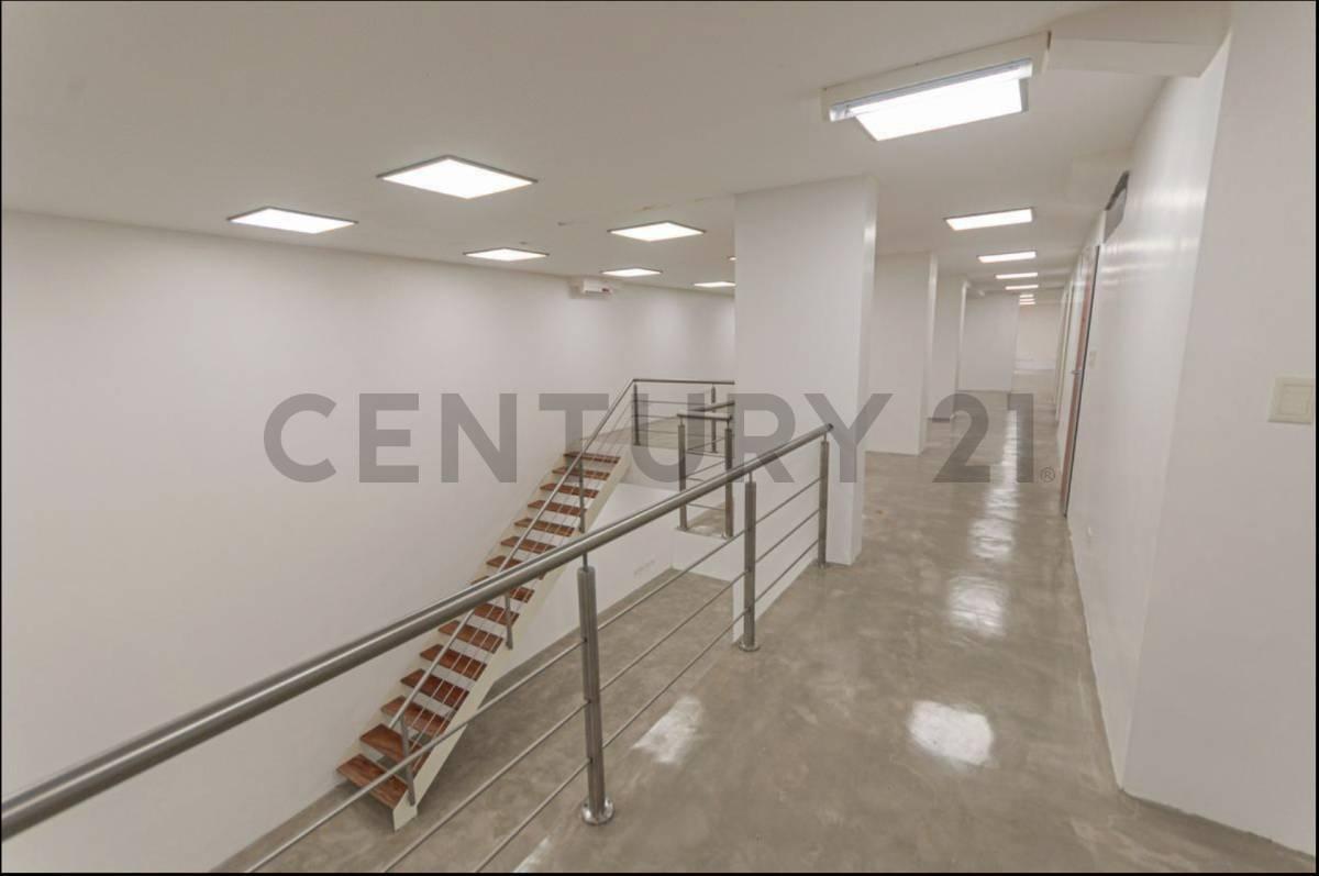 Foto de VENTA OFICINA DE 2 PLANTAS REFACCIONADA A NUEVA EN RECOLETA EXCELENTE OPORTUNIDAD, imagen 5