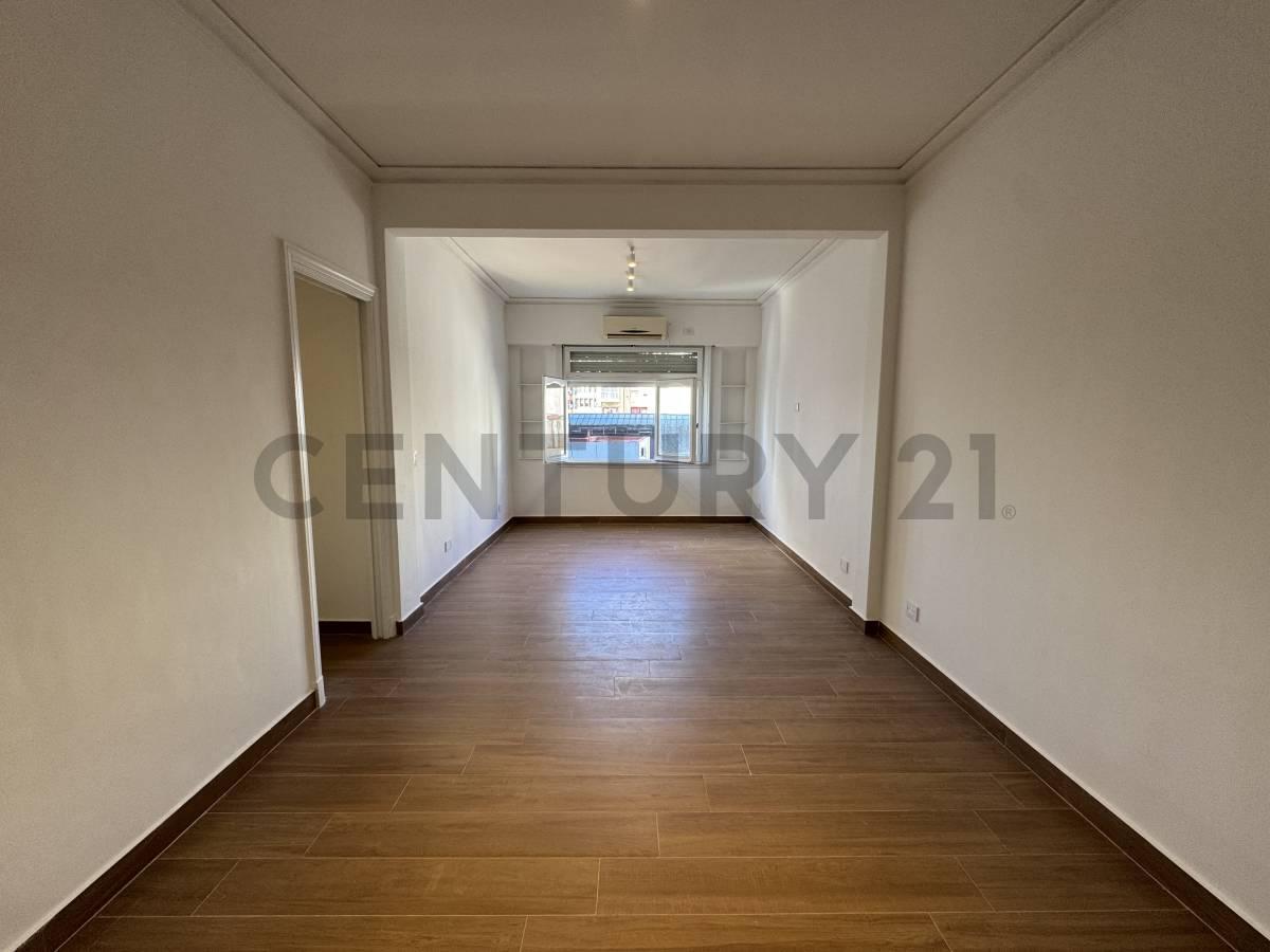 Foto de VENTA DEPARTAMENTO 4 AMBIENTES EN ALMAGRO TOTALMENTE REFACCIONADO / ACEPTA PERMUTA, imagen 3