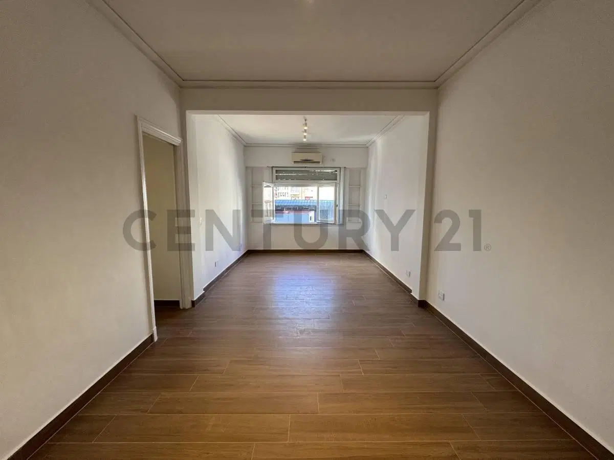 VENTA DEPARTAMENTO 4 AMBIENTES EN ALMAGRO TOTALMENTE REFACCIONADO / ACEPTA PERMUTA 3