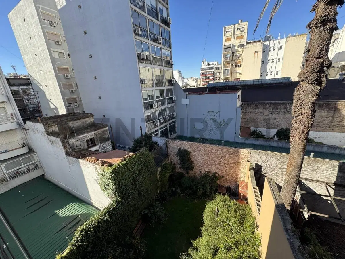 VENTA DEPARTAMENTO 4 AMBIENTES EN ALMAGRO TOTALMENTE REFACCIONADO / ACEPTA PERMUTA 4
