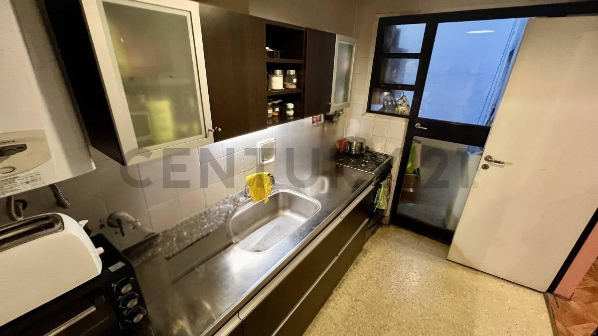 Foto de VENTA DEPTO 4 AMBIENTES CON BALCON - MUY LUMINOSO, imagen 1