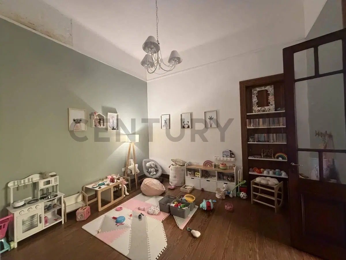 VENTA PH 5 AMBIENTES CON PATIO Y TERRAZA EN PARQUE AVELLANEDA 3