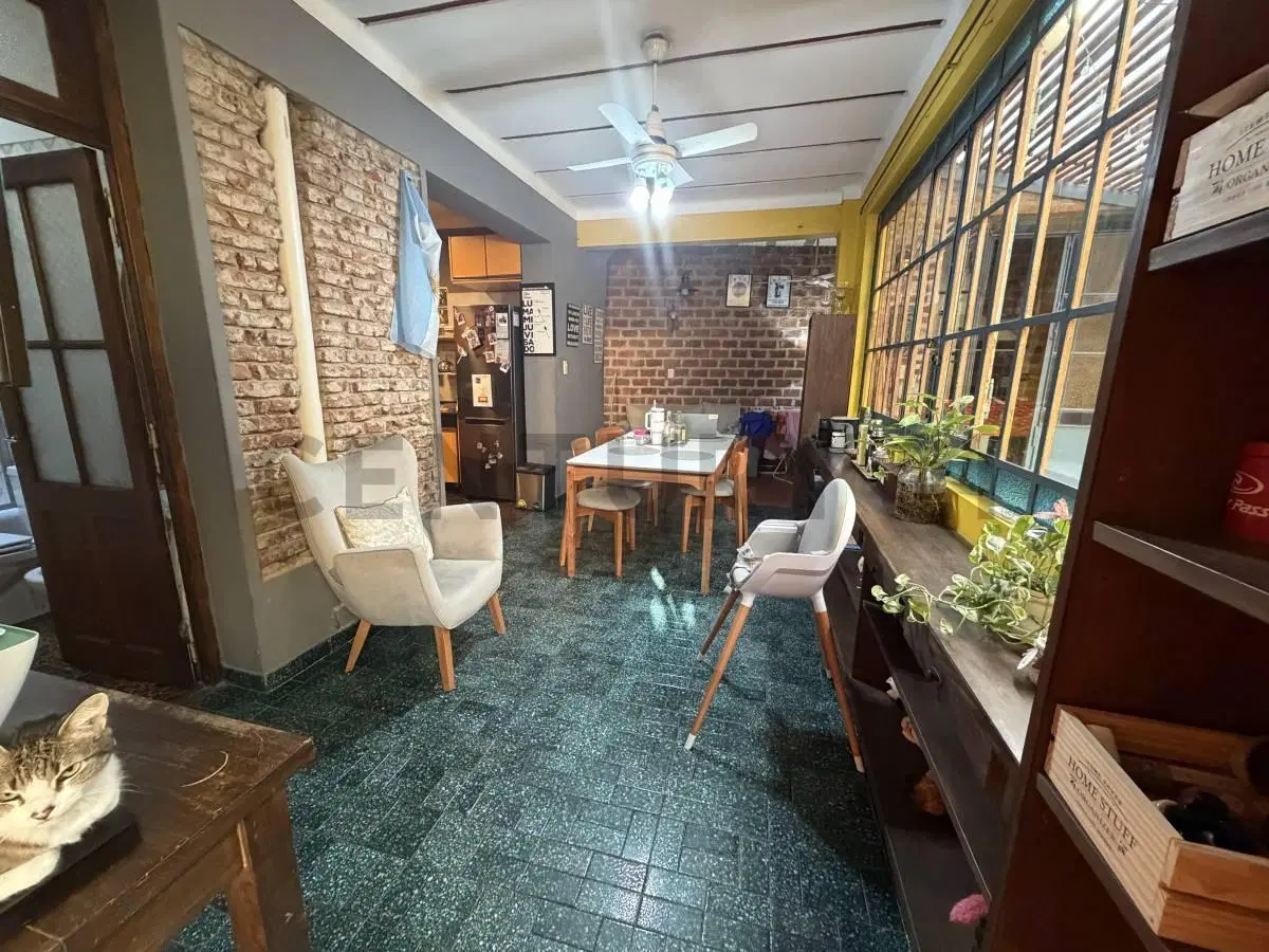 VENTA PH 5 AMBIENTES CON PATIO Y TERRAZA EN PARQUE AVELLANEDA 2