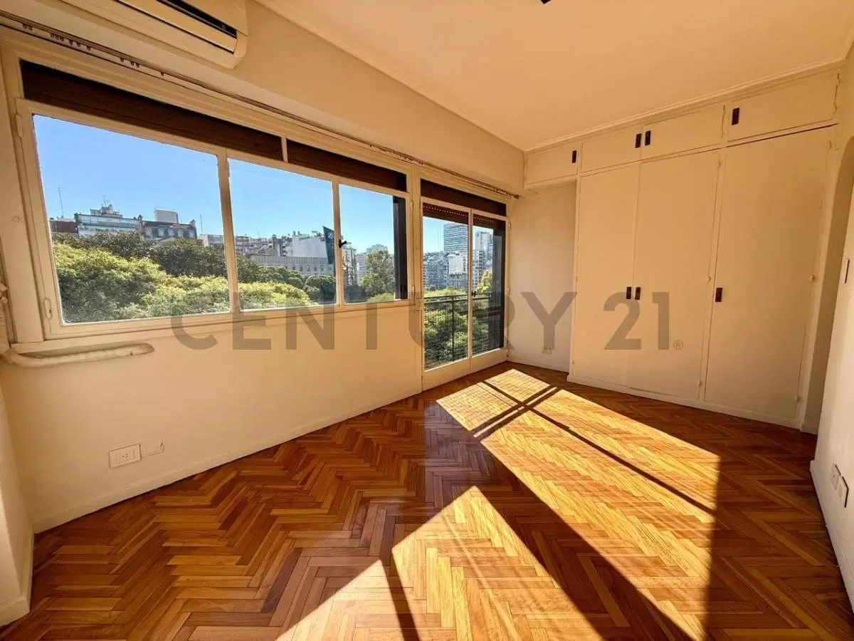 Venta departamento 3 ambientes y dependencia de servicio en Retiro 5