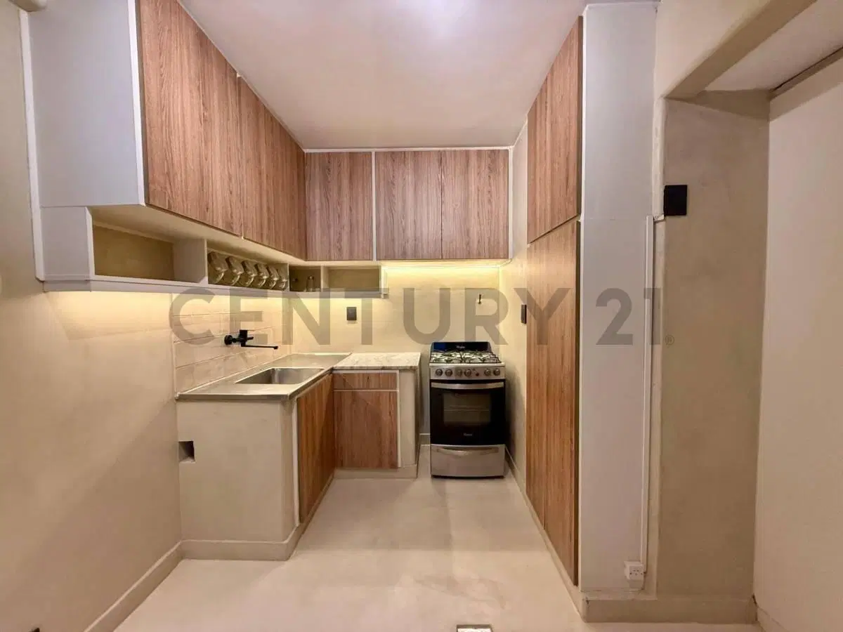 Venta departamento 3 ambientes y dependencia de servicio en Retiro 2