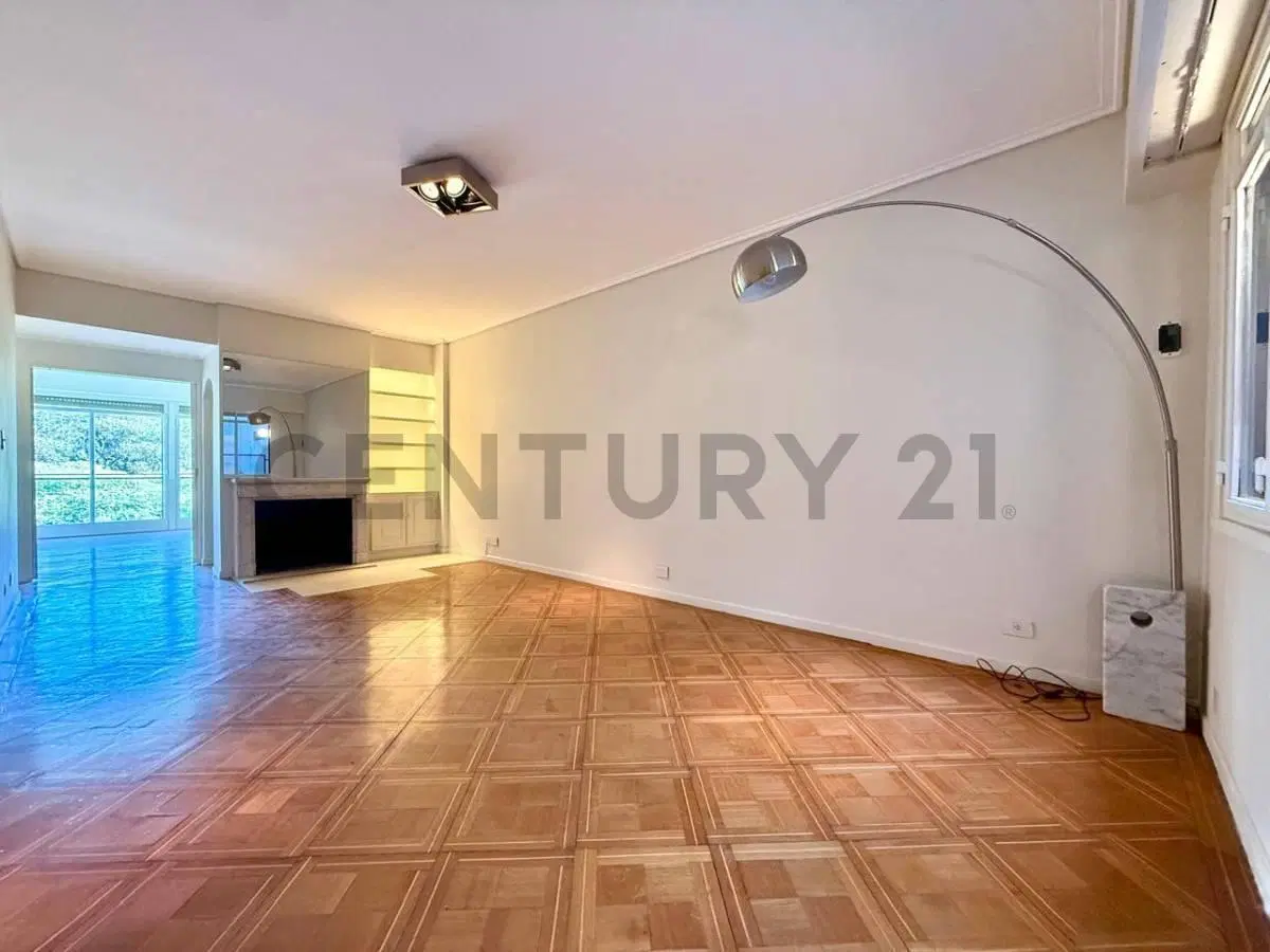Venta departamento 3 ambientes y dependencia de servicio en Recoleta 5
