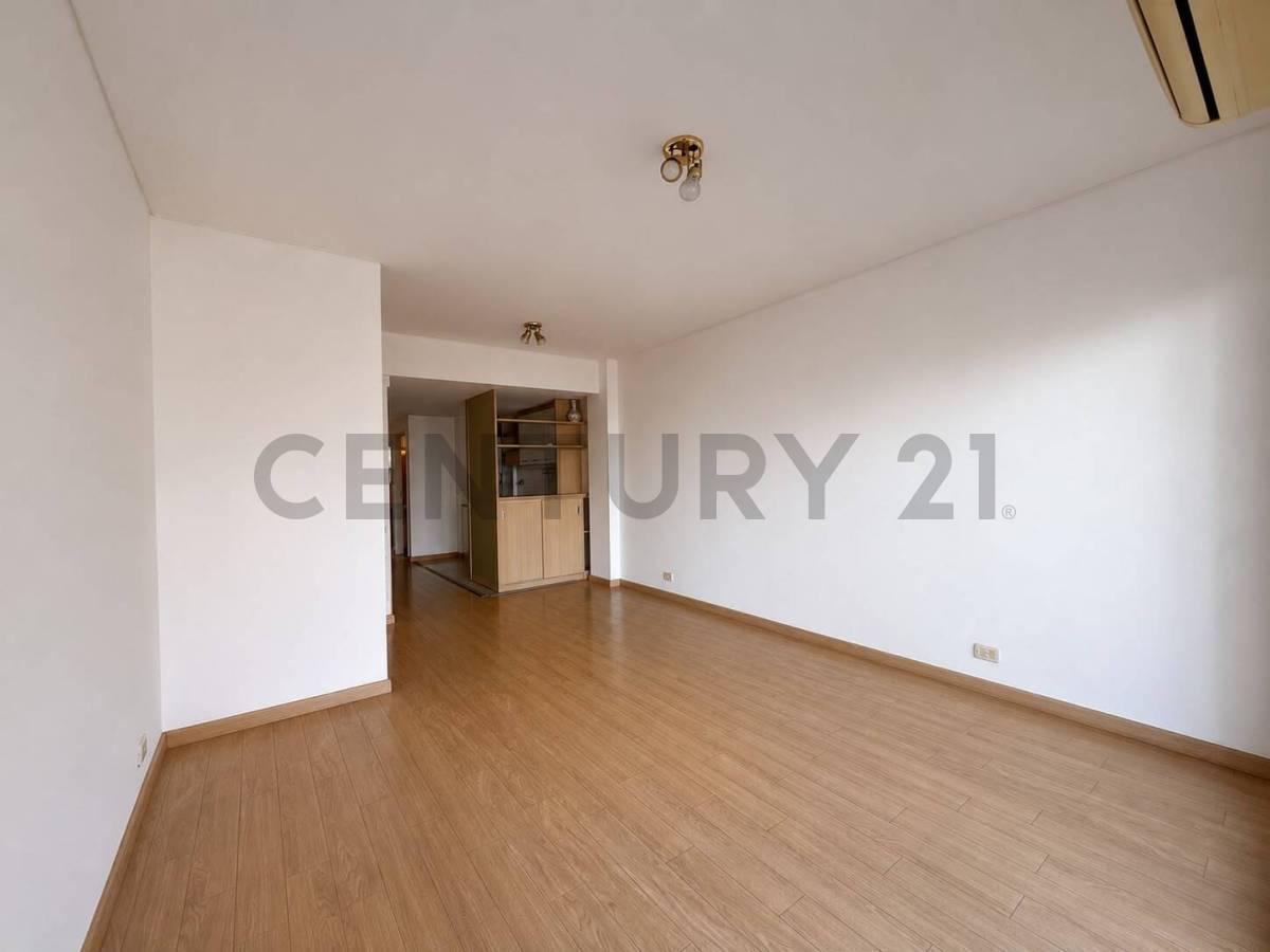 Foto de VENTA DEPARTAMENTO 2 AMBIENTES CON ESCRITORIO EN BELGRANO, imagen 2
